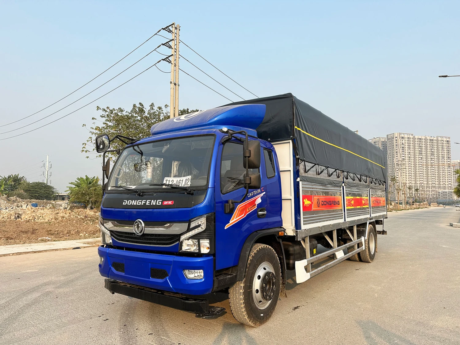 Dongfeng D8 thùng bạt 7m1 (2025)